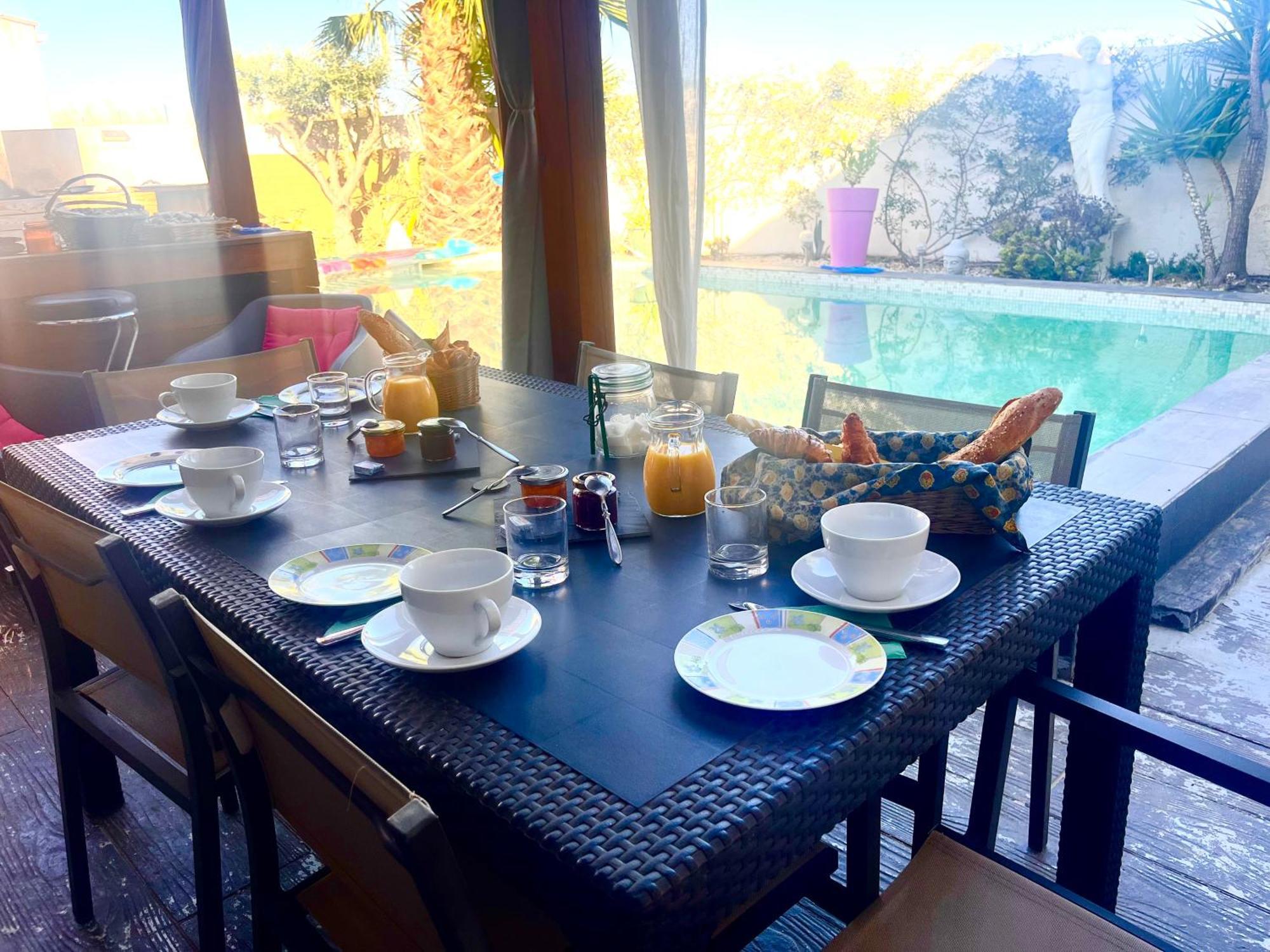 Villa Des Romieux Pinet  ภายนอก รูปภาพ